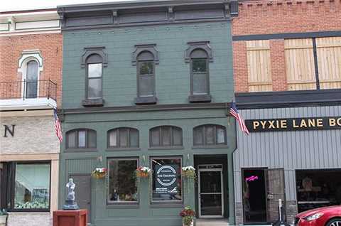 Fetch k9 & Pyxie Lane Boutique 